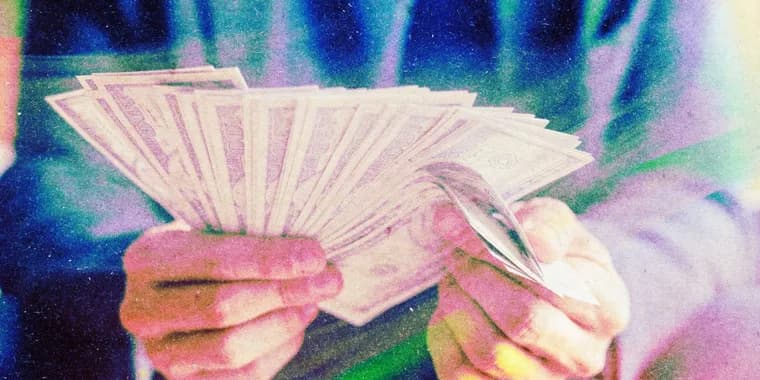 300 долларов вашей семьи в OpenAI: пропаганда или политика
