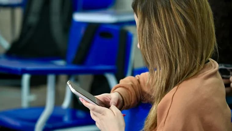 Неавторизованный сигнал тревоги прошелся по телефонам в Бразилии