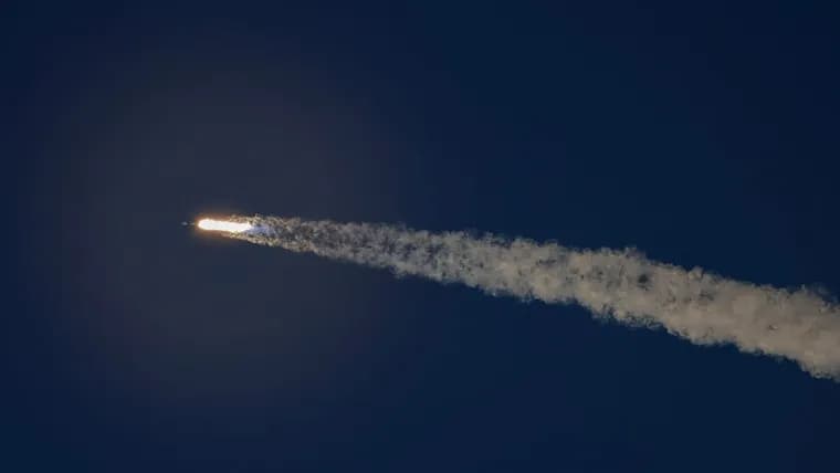 SpaceX хочет запустить ещё 100 000 спутников Starlink ради стократного роста пропускной способности