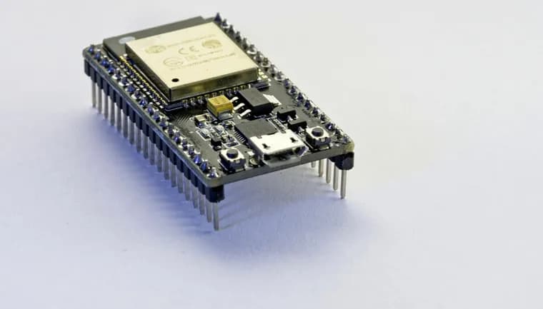 Разработчик запустил ИИ-модель на микроконтроллере ESP32-S3 за $10