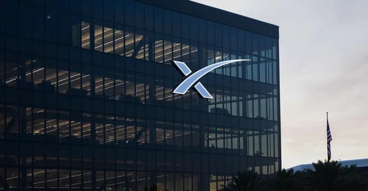 SpaceX впервые заработала на ИИ больше, чем на космосе