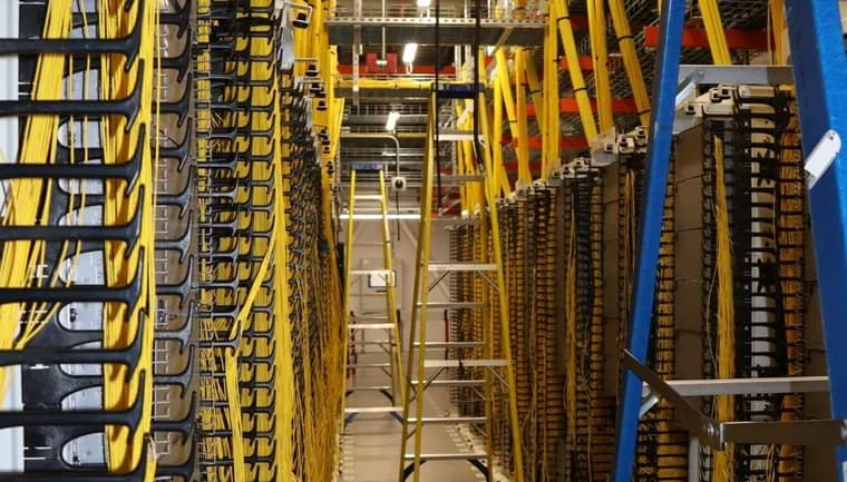 AWS построила сеть до 40% энергоэффективнее, и оставила экономию себе